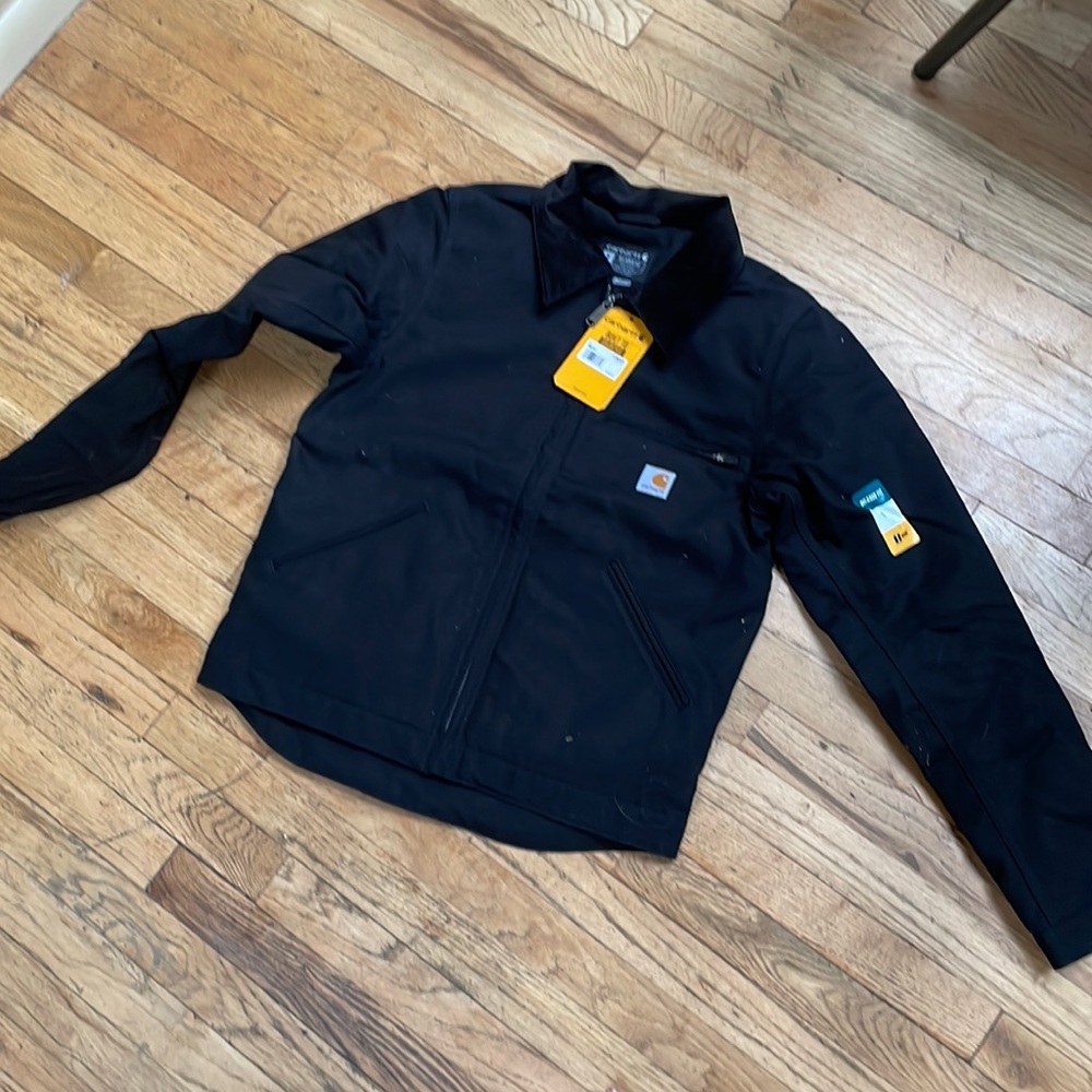 Brand new Carhartt jacket relaxed fit